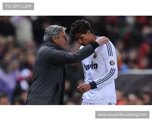 穆里尼奥热爱培养年轻球员赞扬瓦拉内小麦和切赫的潜力与表现