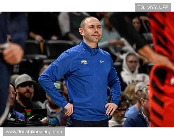 阿德尔曼解析助教角色杜德利专注防守巴里亚主攻战术设计与执行 阿德尔曼解析助教角色杜德利专注防守巴里亚主攻战术设计与执行