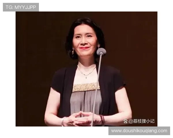 媒体人认为小杨应坚持演艺道路不必急于发展联盟从小角色做起更有前途